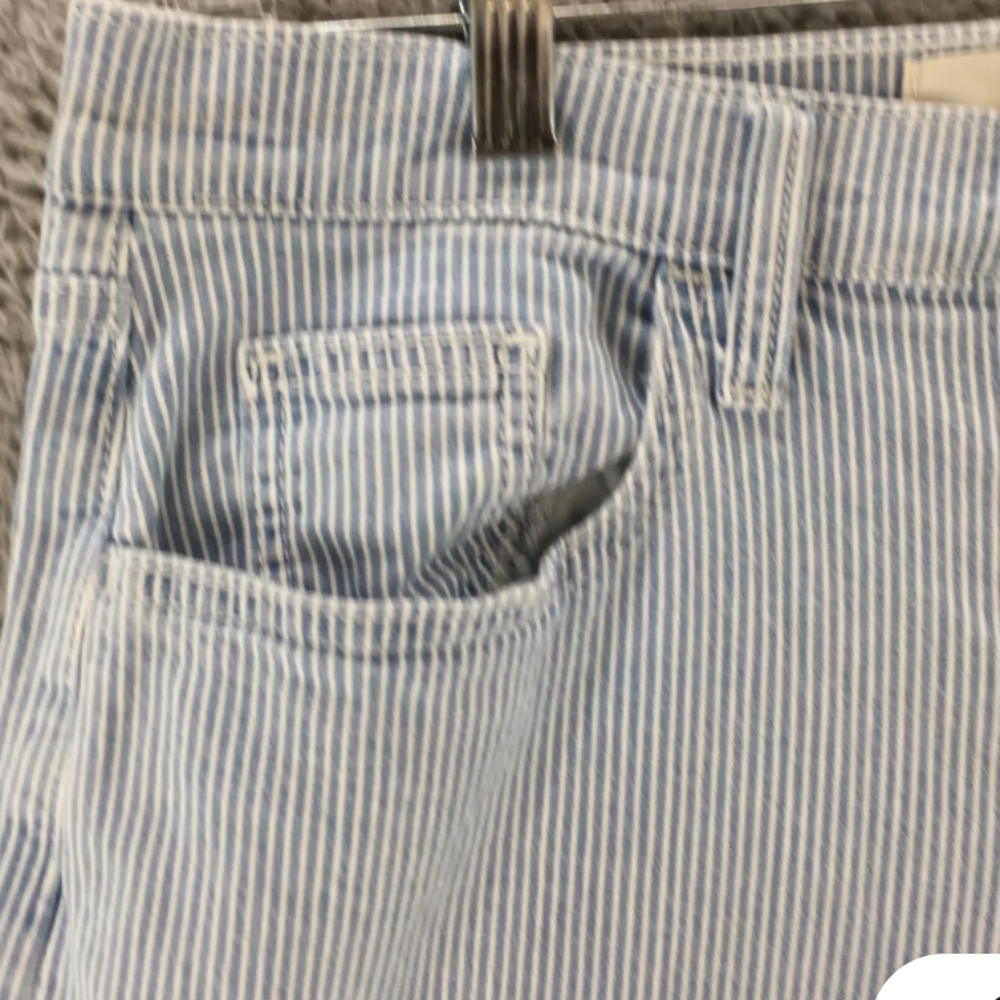 Universal Thread jeans - Picture 4 of 9